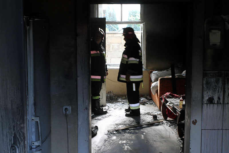 Mieszkanie spłonęło, nie żyje dziecko. Potrzebna pomoc [FOTO/VIDEO]