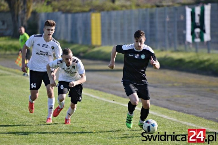 III liga piłkarzy: Relacja live z Lubska
