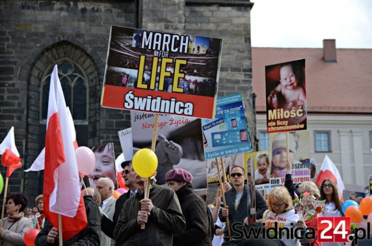Skromny Marsz dla życia i rodziny [FOTO]