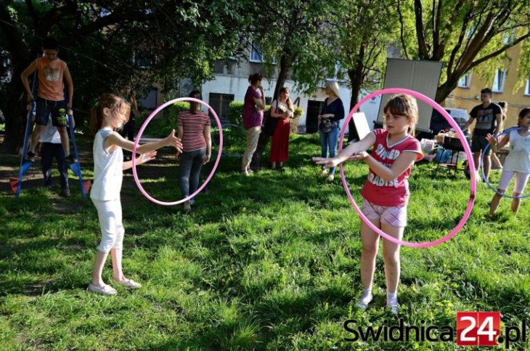 Kolorowe „Lato na podwórkach” znów w Świdnicy