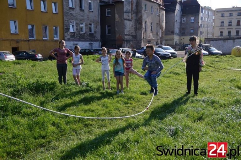 Ożywią świdnickie podwórka