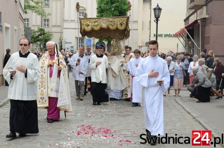 Boże Ciało już w ten czwartek. Którędy przejdą procesje?