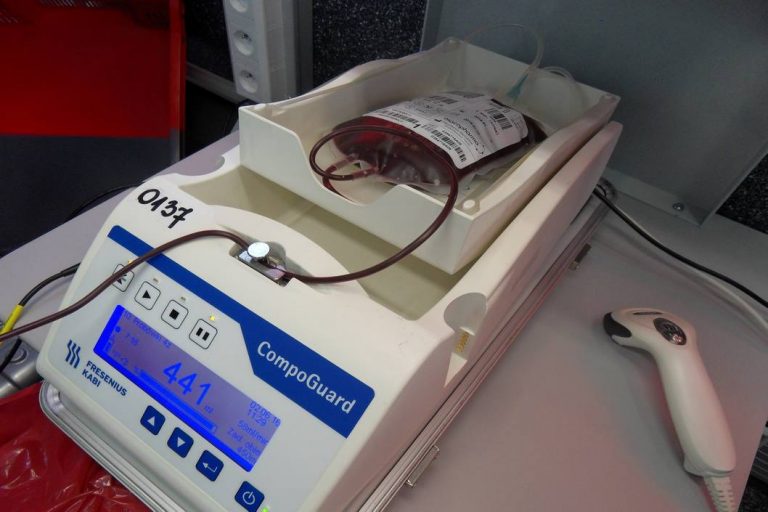 Dawcy pilnie poszukiwani. Centra krwiodawstwa apelują o oddawanie krwi