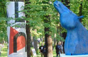 Roztrzaskano kolejną rzeźbę w Parku Kasprowicza. „Zwykły wandalizm, nic innego”