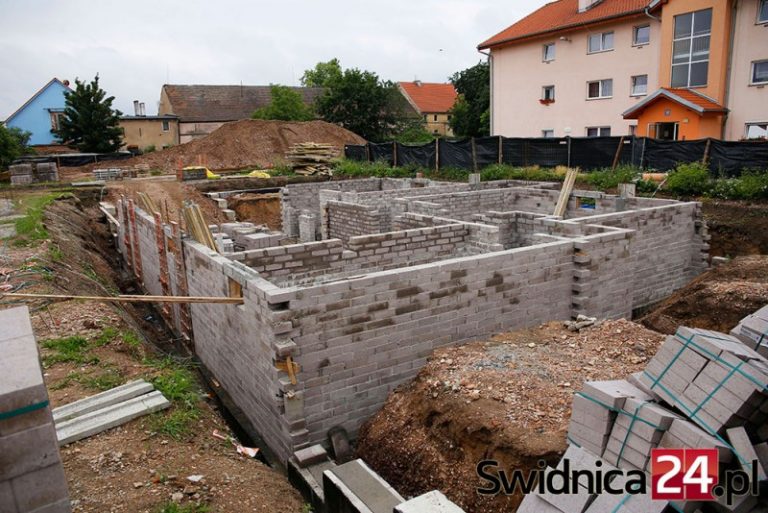 Kolejny budynek socjalny już w budowie [FOTO]