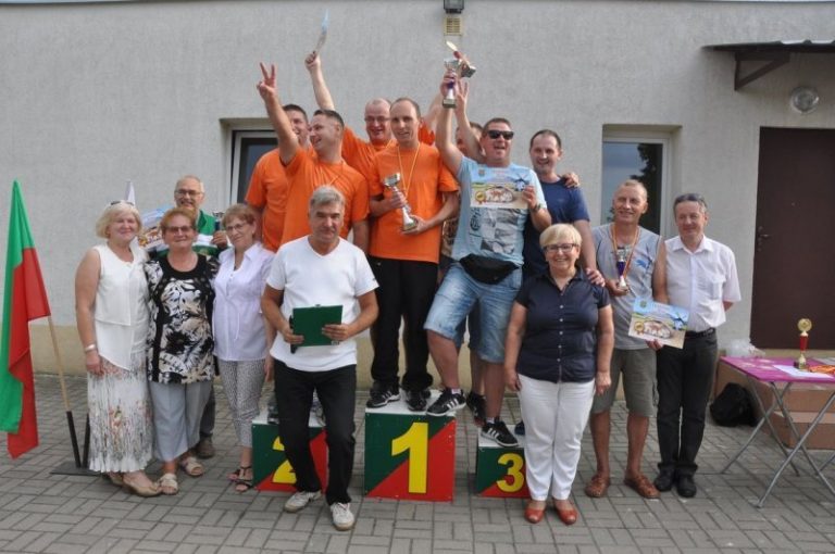 Komorów na najwyższym stopniu podium