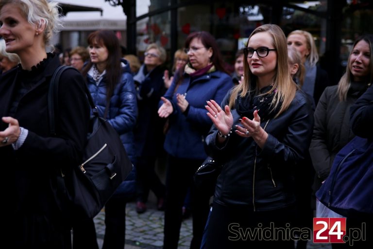 Protest kobiet: Nic o nas bez nas [FOTO]