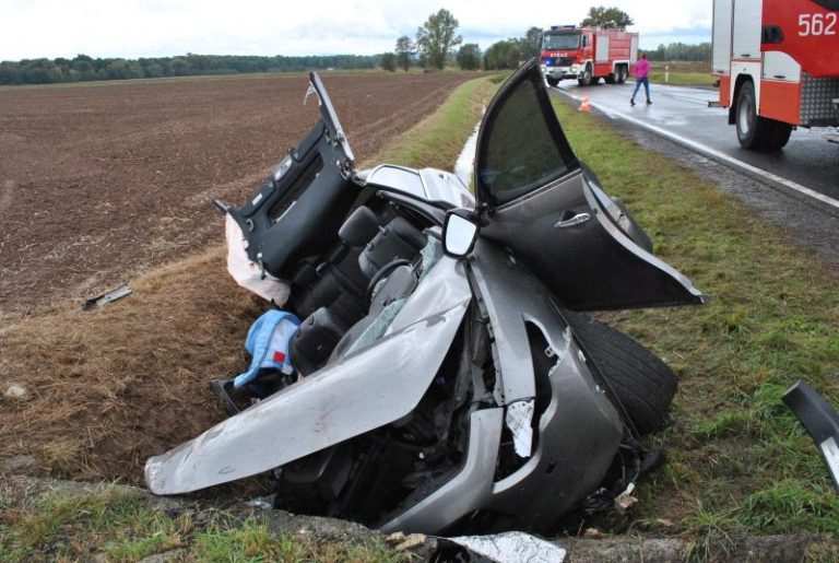 Po wypadku zmarła pasażerka [FOTO]