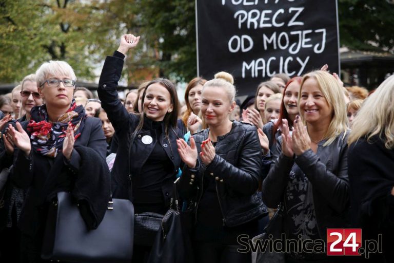 Tłumy na świdnickim Rynku [DUŻO ZDJĘĆ i RELACJA FILMOWA]