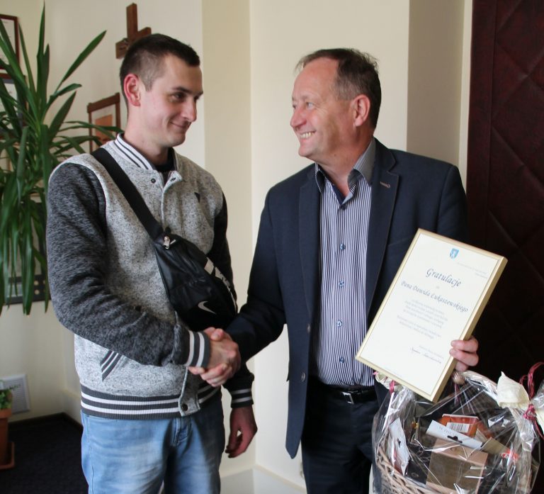 Uratował ludzi przed pożarem
