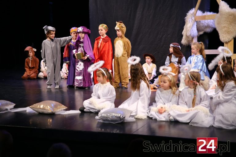 Finał prezentacji Świdnickiego Przeglądu Zespołów Kolędniczych [FOTO]