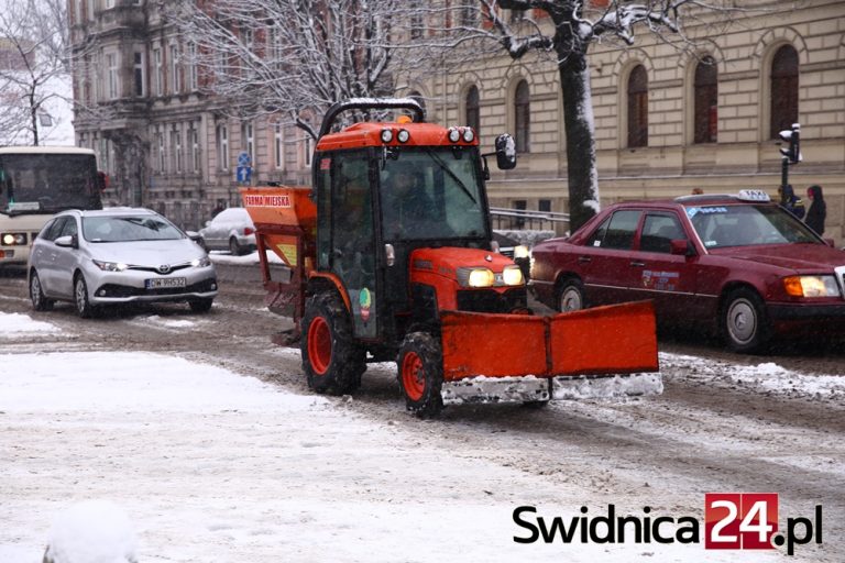 Boczne ulice nie będą odśnieżane?