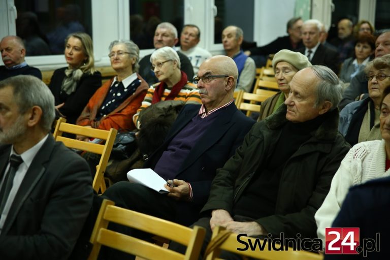 Tylko seniorzy zainteresowani Osiedlem Młodych?