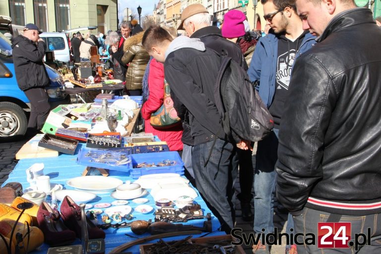 Skarby na giełdzie staroci [FOTO]