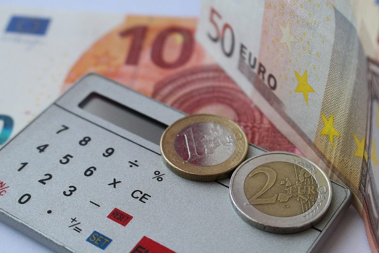 Jak nie wpaść w spiralę zadłużeń