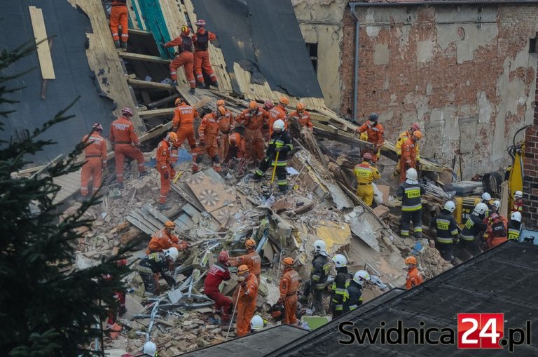 Sześć lat od katastrofy budowlanej w Świebodzicach. Pod gruzami zginęło 6 osób