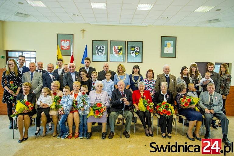 Medale dla wytrwałych małżeństw [FOTO]