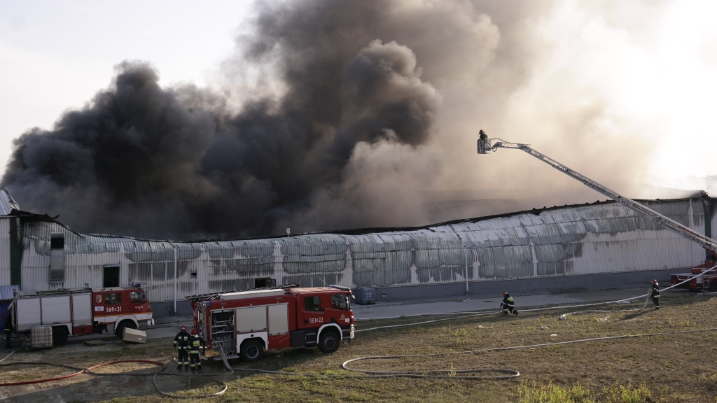 Pożar zakładu w żarowskiej podstrefie przemysłowej [FOTO/VIDEO ...