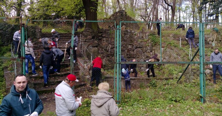 Odsłaniali wieżyczkę i mauzoleum Czerwonego Barona [FOTO/VIDEO]