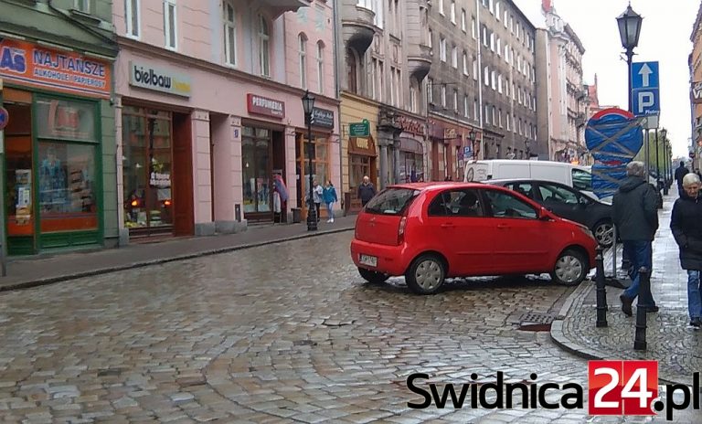 Malowanie pasów w centrum Świdnicy wstrzymane