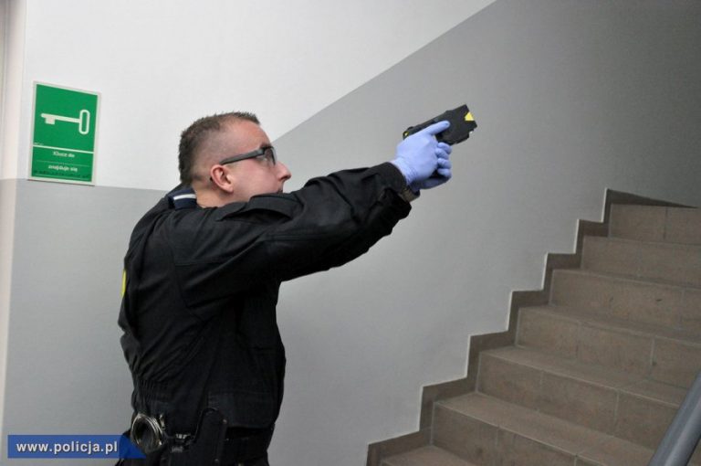 Czy świdnicka policja używa paralizatora?