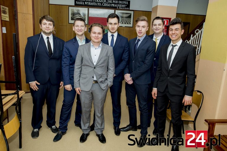 Maturzyści zdawali dziś język angielski [FOTO]