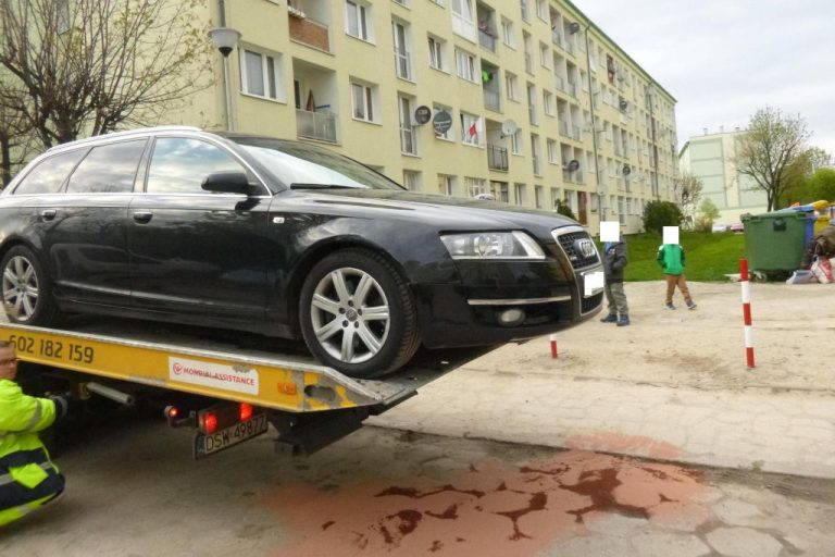 Mieszkańców zaniepokoiła plama oleju