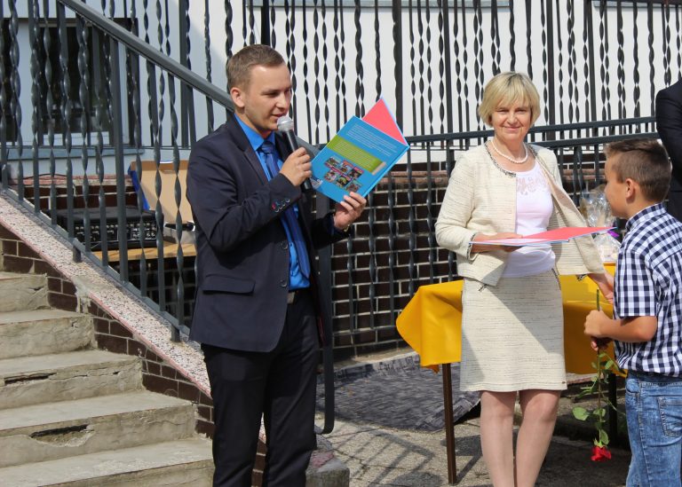 Nagrody dla uczniów od radnego Łukasza Świeczko