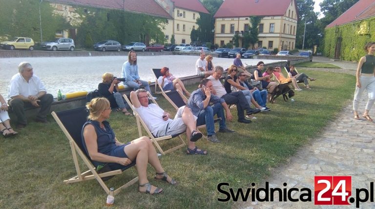 Festiwal Filmu Smacznego we wnętrzach podświdnickiej winiarni