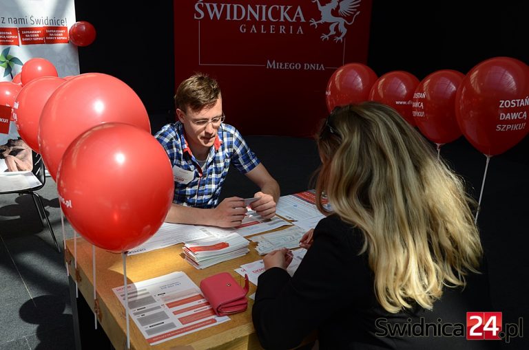 Czekają na dawców szpiku w Galerii Świdnickiej [FOTO]