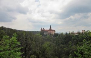 Małki w podróży: Zamek Książ