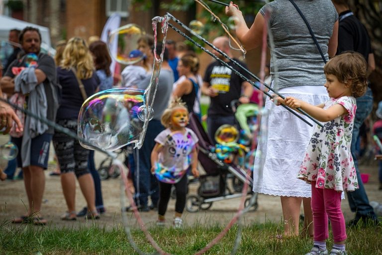Już w niedzielę wielka zabawa z bańkami mydlanymi