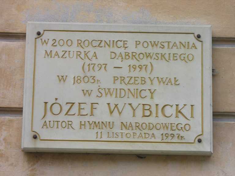 220 lat Mazurka Dąbrowskiego. Jak właściwie śpiewać Hymn Polski?