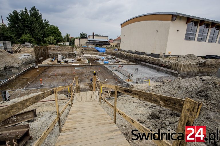 Powstaje basen kryty w Witoszowie [FOTO]