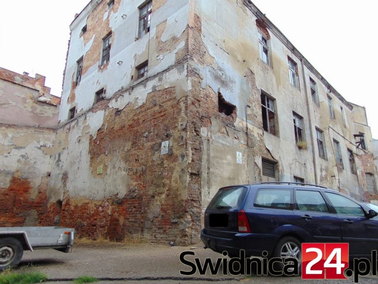 Sześć lat po katastrofie ruina nadal straszy [INTERWENCJA]