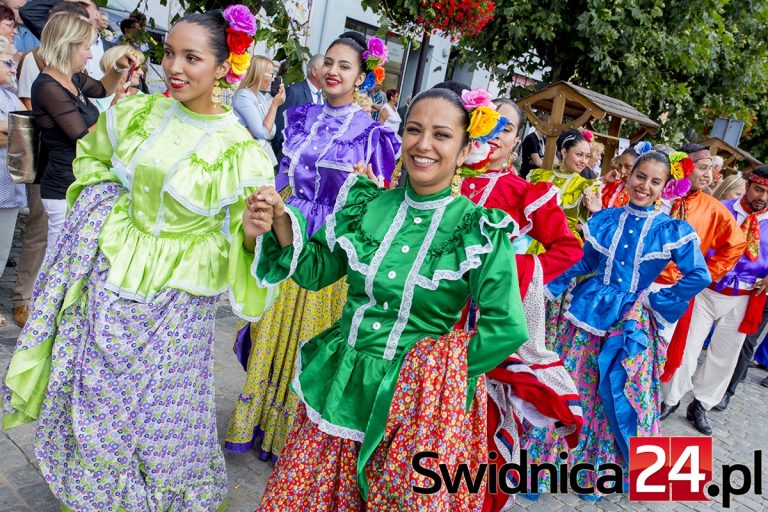 Smaki świata i barwny folklor w sercu Strzegomia[FOTO]