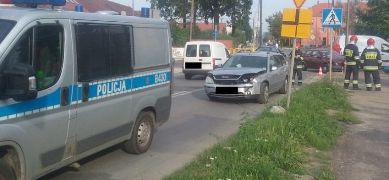 Zderzenie na skrzyżowaniu [FOTO]