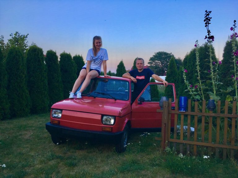 Chcą przeżyć wielką przygodę i pomóc dzieciom. Maluchem wyruszą w rajdzie Złombol [FOTO]