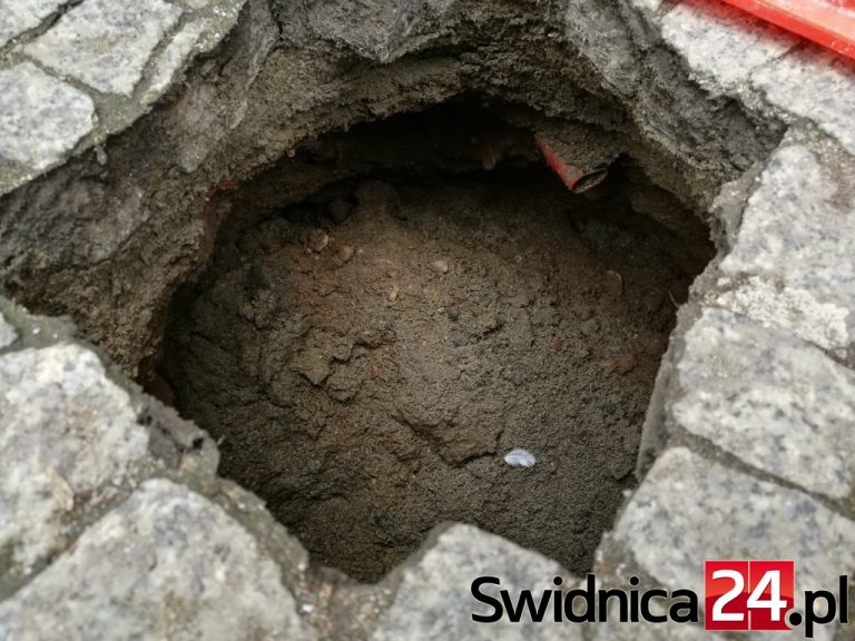 Zapadliska na świdnickich ulicach [FOTO]