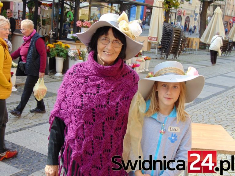 Świdniczanie zdobią kapelusze i przygotowują się na Dni Seniora [FOTO]