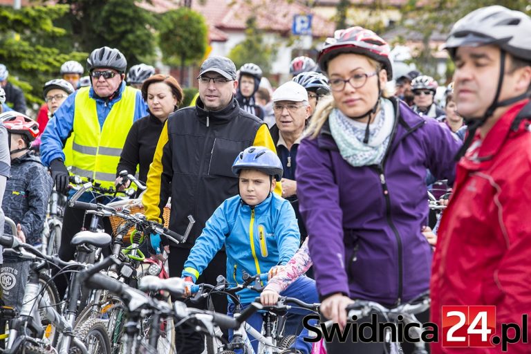 Świdniccy cykliści przejechali wzdłuż nowych ścieżek rowerowych [FOTO]