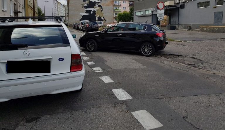 Mistrzowie parkowania [FOTO]