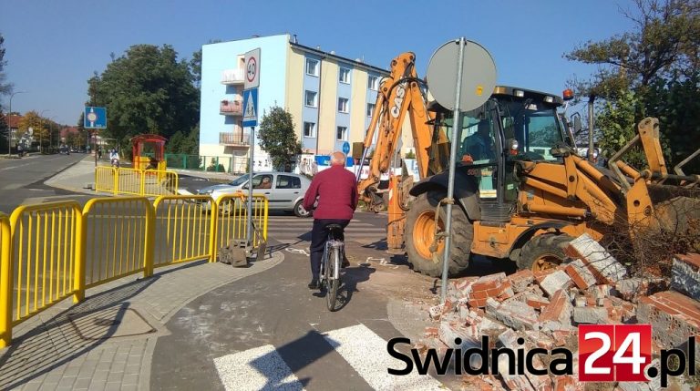 Kładki gotowe, ścieżki prawie, ale… [FOTO]
