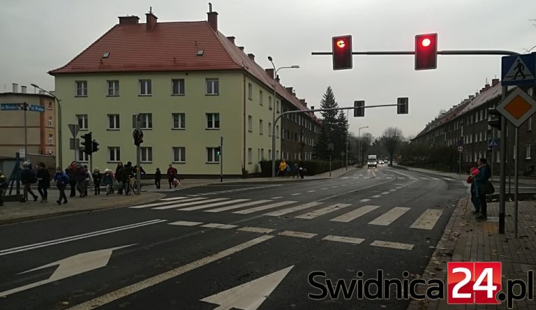 Skrzyżowanie Wodna/Mieszka I z opóźnieniem, ale nareszcie otwarte [FOTO/VIDEO]