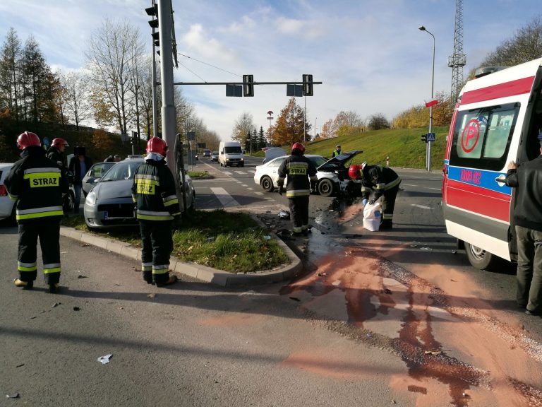 Zderzenie na skrzyżowaniu [FOTO]