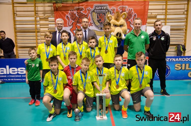 Kolejne podium dla świdniczan. Polonia-Stal trzecia w kategorii U-11! [FOTO]