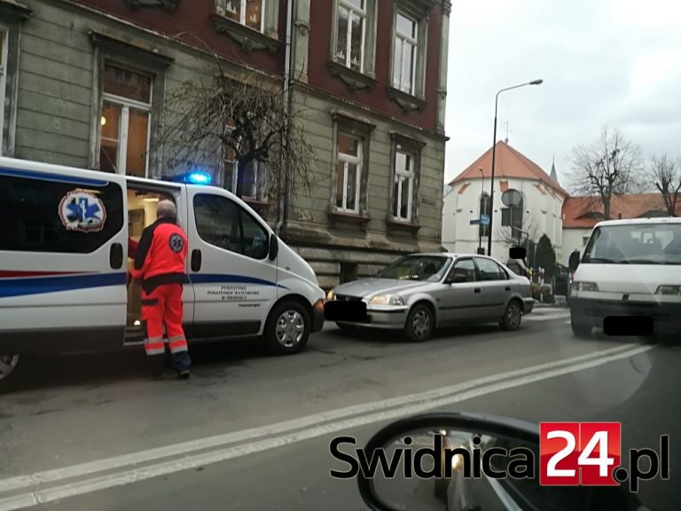 Potrącenie pieszej w Świdnicy [FOTO]