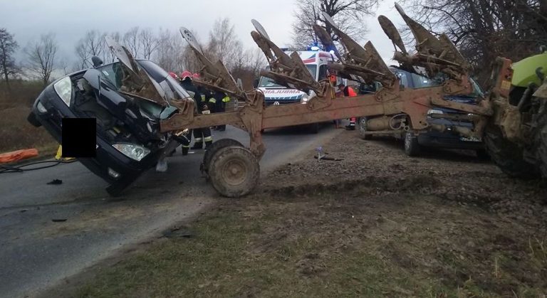 Kierujący pługiem nie ustąpił pierwszeństwa [FOTO]