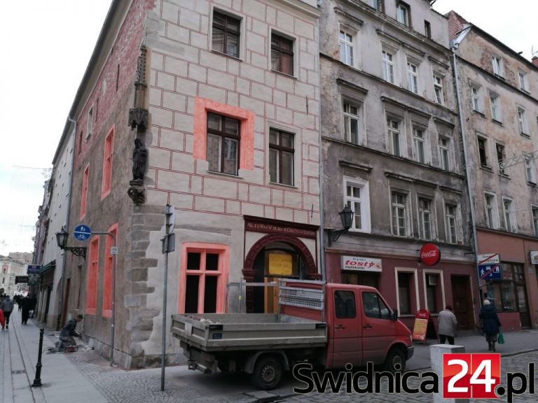 Gotycko-renesansowa perła prawie gotowa