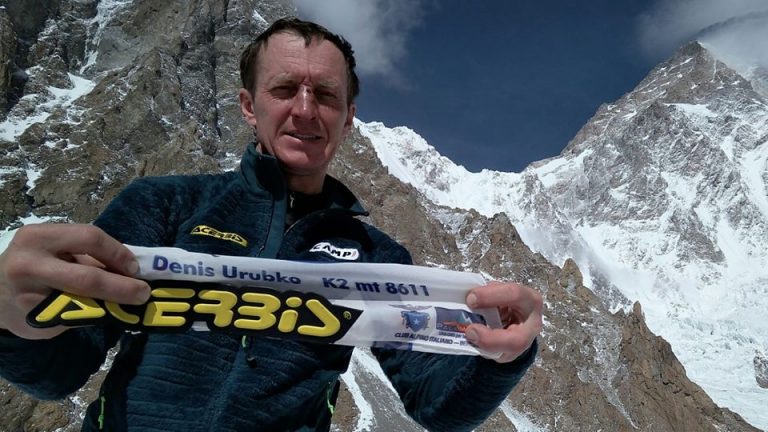 Denis Urubko sam idzie na szczyt K2